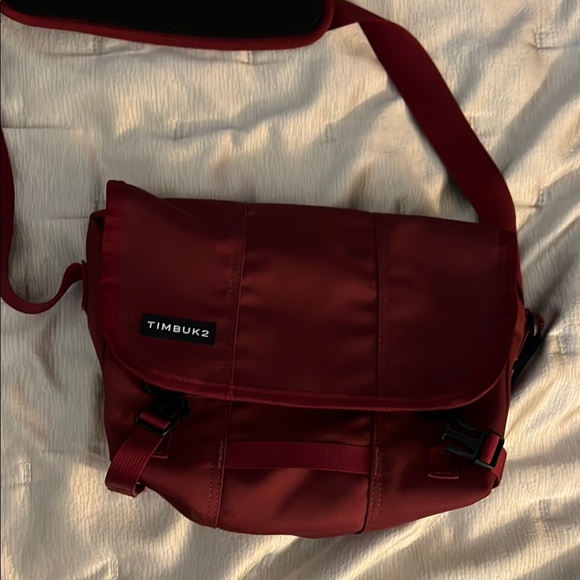 Timbuk2 Red Messenger Bag with Durable Fabric and Wide Strap (small) - Picture 1 of 4